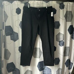 NWT Cropped straight leg denim